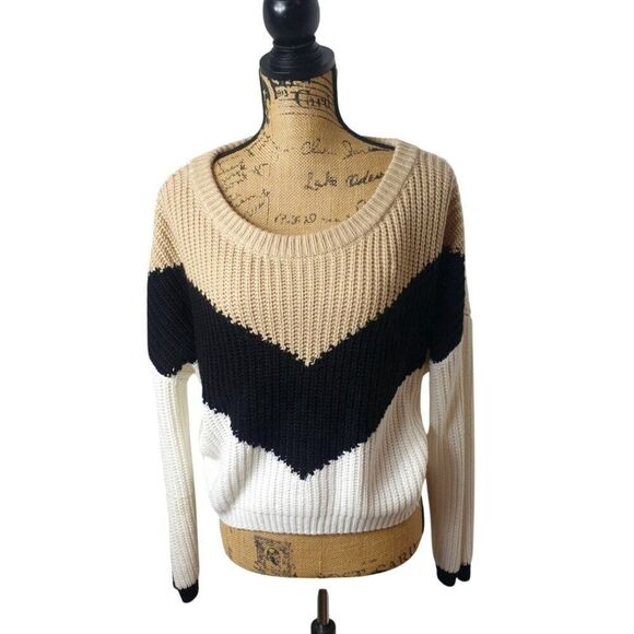 Rue21 Womens Oversized Cropped Sweater M Beige Black White Chevron Open Knit Med - Picture 1 of 5